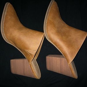 Brand New “Abound” Mule